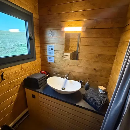 Glamping Loucka ラグジュアリーテント Podveky